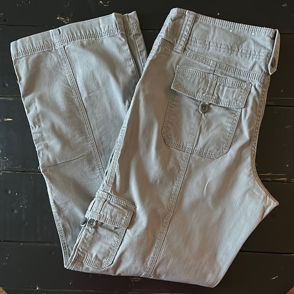 Sonoma Life + Style Women’s Modern Convertible Utility Cargo Pant - Frost Gray - Picture 8 of 14